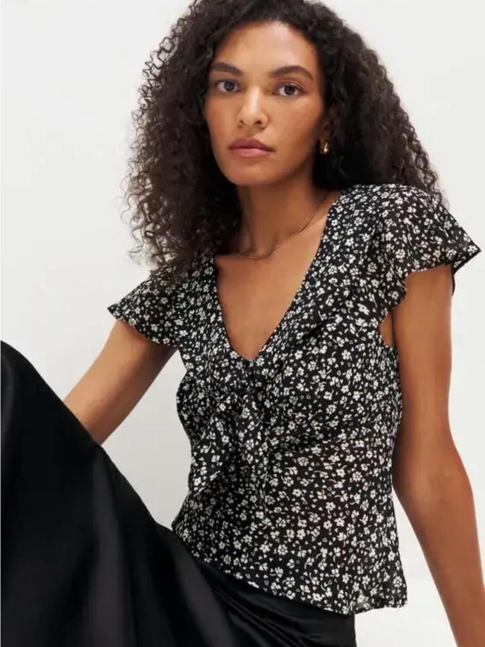 Reformation Britta Top Floral Tie Front Black Cream VNeck Short Sleeve NWT Large